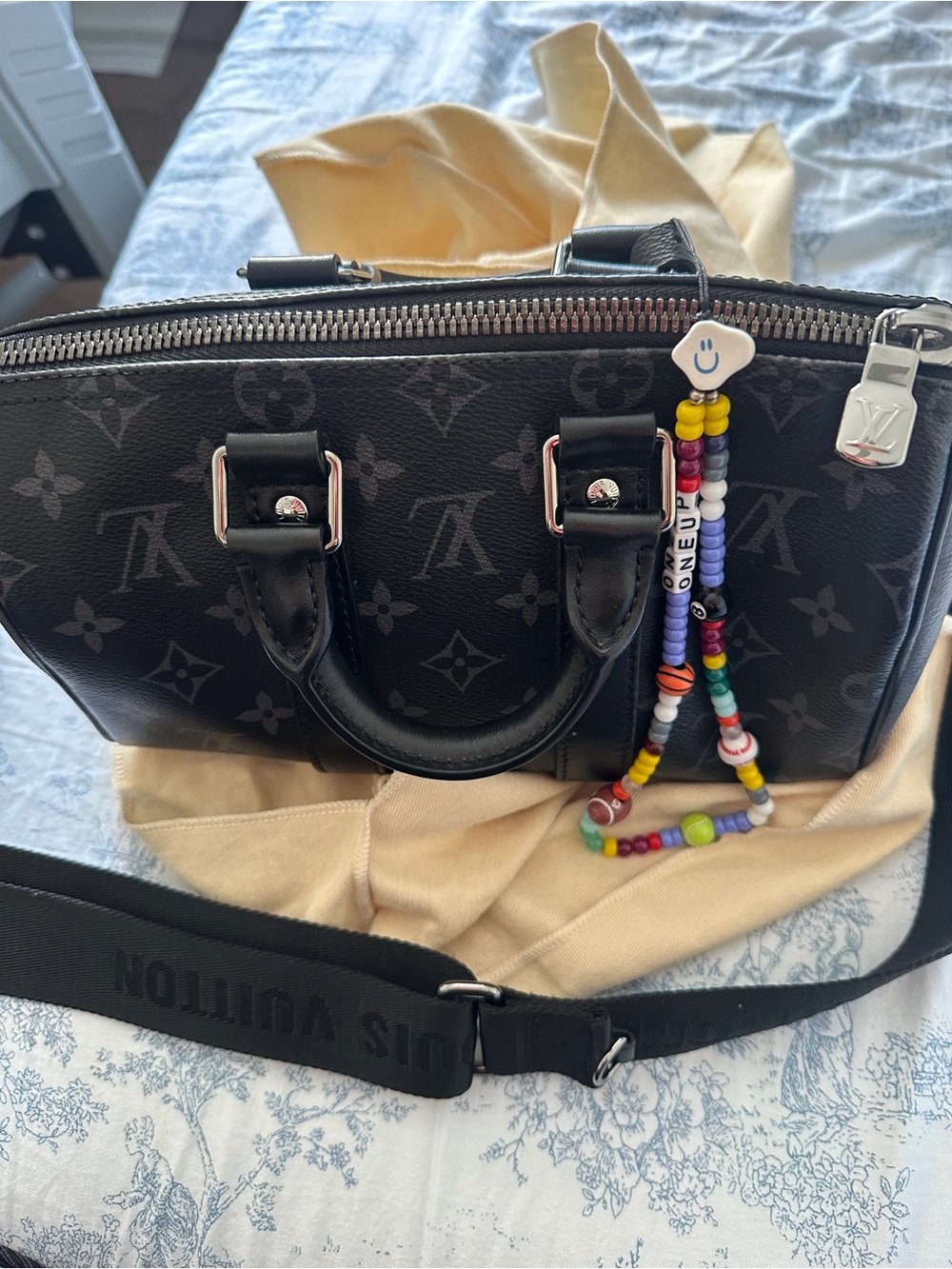 Louis Vuitton Keepall Bandoulière 25 Monogram Eclipse Bag